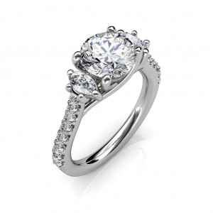 The Amia 3-stone Ring